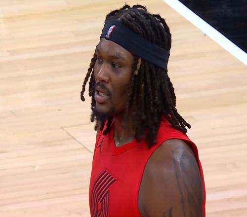 公牛112121不敌开拓者！迎11连败，罗威14+14，杨瀚森无缘PK河村