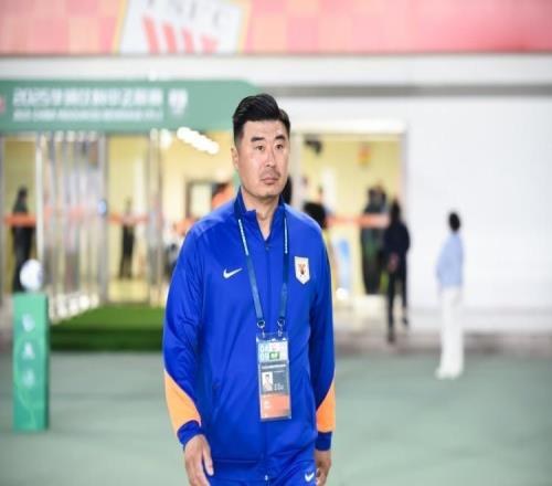 29溃败申花！名记热议泰山：遇大麻烦+心气没了，管理层脸都不要