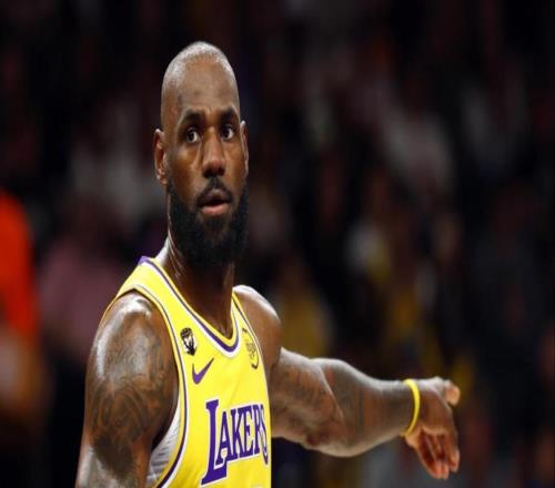 詹姆斯连续两场进关键球！无奈湖人防守拉胯、连败！