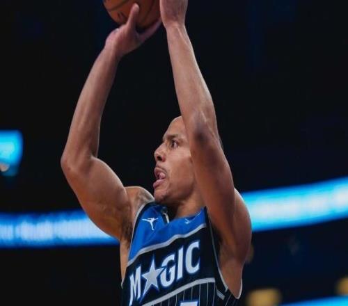 杜兰特40+8+3一战2大神迹，贝恩30分难救主，火箭轰210逆转魔术