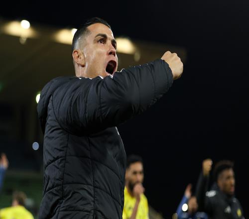 C罗再次扩展商业版图，网友：为了踢西甲，罗总买了支球队