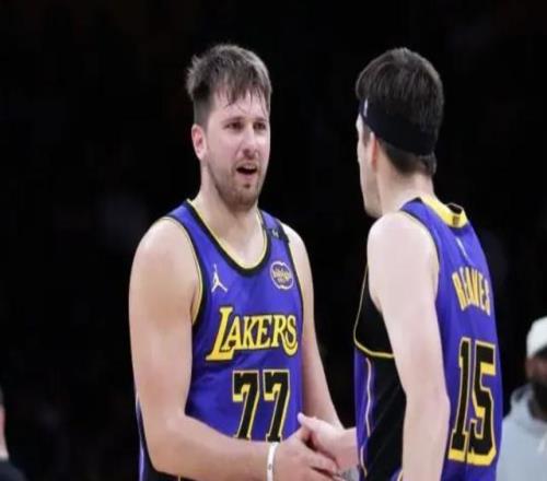 记者：詹姆斯下赛季是否回归湖人，东契奇和里夫斯有很大发言权