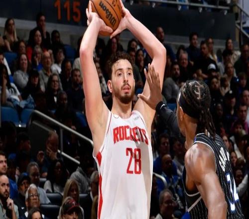 先发控卫下场后，火箭内线支柱的表现立刻有了显著的提升