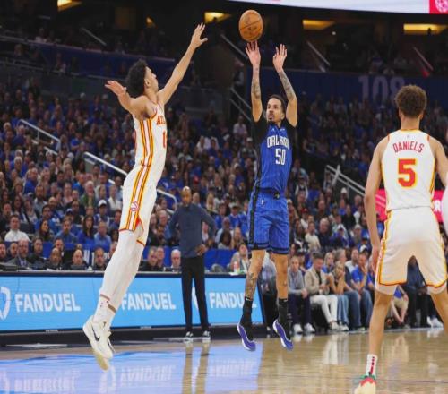 2换2交易！正式被裁！一个动作毁掉NBA生涯