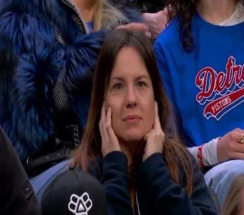 离谱！裁判硬送3罚进加时！骑士没有错哥真登了！