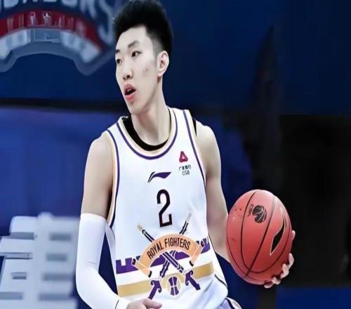 男篮逆转日本！杨鸣盛赞贺希宁廖三宁绝境破局，后起之秀撑起重任