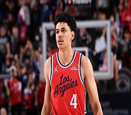 出场时间有些起伏不定，快船锋线新星的状态也受到了一些影响