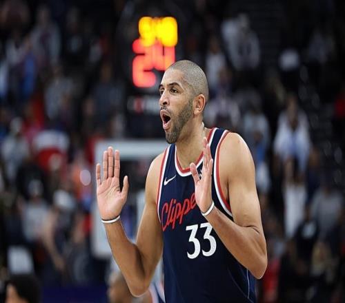 场上影响力太差了！快船为什么非要让锋线老将长时间留在场上呢