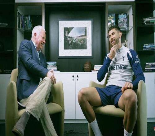 维卡里奥：图多尔很愿意和球员交流，他的处事方式非常直率