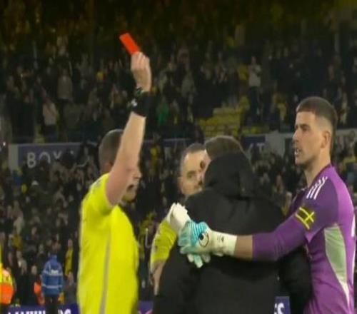 英媒：利兹联将为红牌上诉，法尔克称还没说话呢就被罚下了