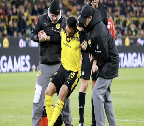 图片报：赛后詹坐在车上一动不动，多位拜仁&多特球员去安慰他