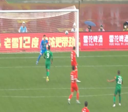 热议超级杯半场：国安节奏明显比去年快海港10号位缺失暴露