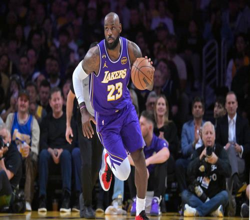 湖人胜勇士赛后！2亮点1不足，老詹高效+东子反弹，1人仍难逃魔咒