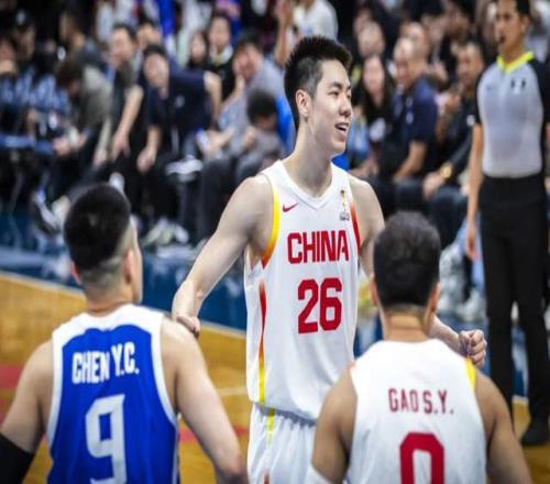 怒撕蓝领前锋标签！关键战狂砍19分，你才是中国男篮获胜头号功臣