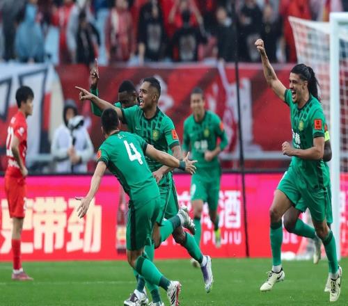 意外！这是中超冠军上港全场0射正，新外援被北京国安踢哭了