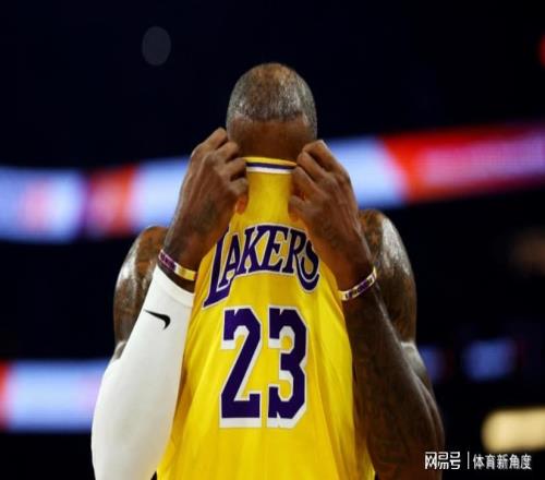 32+5+8，杜兰特无缘今日最佳，抱歉，因为你遇到100%的詹姆斯