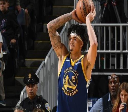 桑托斯谈续约：我爱勇士！我想为巴西热爱篮球的孩子们树立榜样