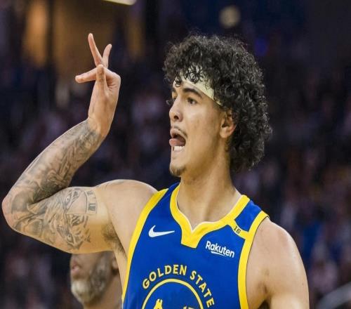 次轮秀逆袭！3年1500万美元！恭喜桑托斯，提前续约勇士！