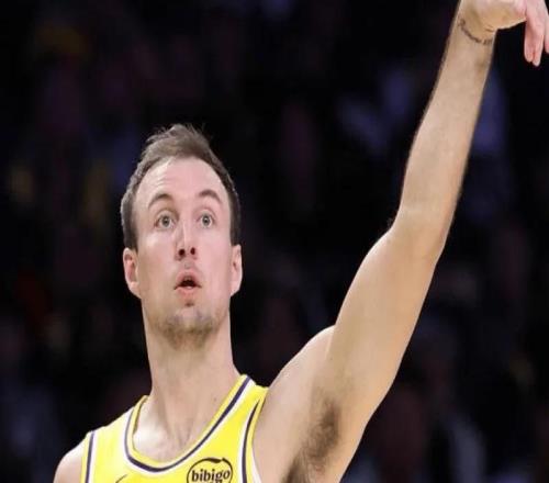 湖人大胜勇士！三核轰66分，替补齐发挥，勇士3首发狂铁！