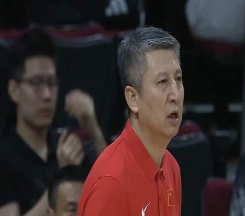 男篮逆转险胜，出线基本稳了，3人绝对功臣，2人拉胯，郭士强无奈