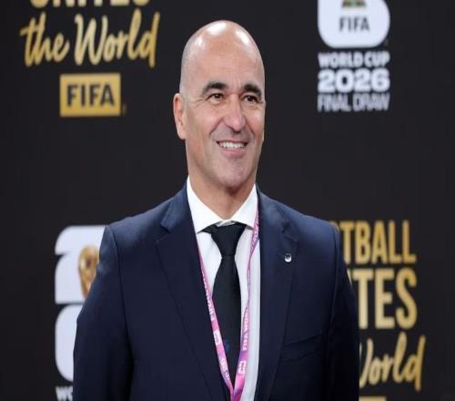 记者：曼联内部选帅名单上有马丁内斯、德泽尔比和纳格尔斯曼