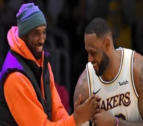 里程碑+1，詹姆斯湖人生涯三分命中突破1000大关，队史第二位