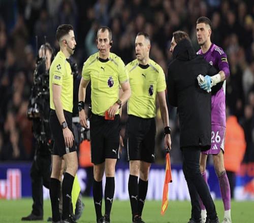 利兹联助教：曼城有拖延时间的行为，因此法尔克想询问情况