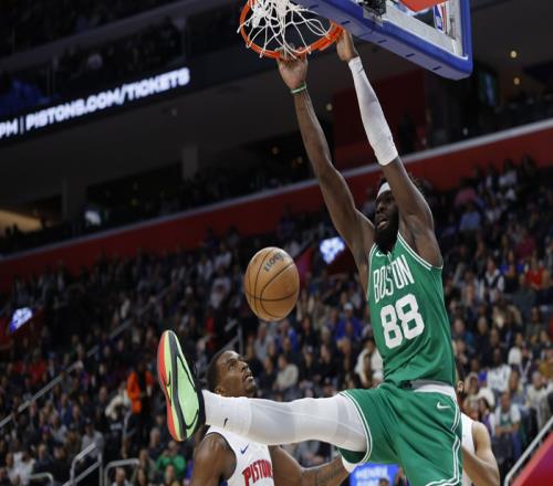 大爆发！单场轰下27+17打爆76人，这可是二轮秀，不愧是绿军啊