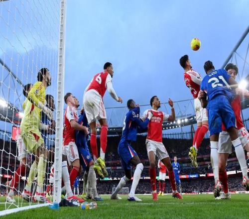 在罗塞尼尔执教的13场比赛中，切尔西因定位球丢了7球