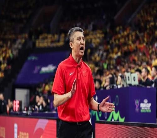 争议！FIBA替中国台北半场开香槟，赛后疑阴阳中国男篮，幸亏没输
