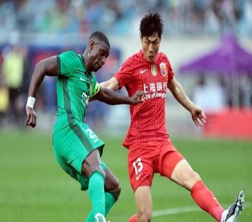 中国职业足球开年大戏在南京举行，北京国安斩获超级杯冠军