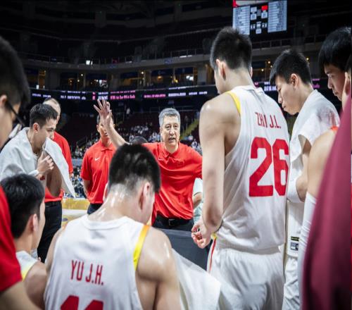 敢弃用张镇麟，不敢弃用赵睿球迷质疑郭士强：谁打得好换谁下去