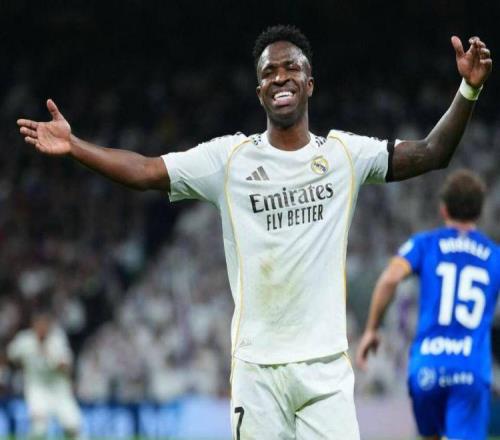 随着皇马01爆冷+巴萨笑纳！西甲最新积分榜14名差13分马竞掉队