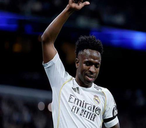 01！姆巴佩高挂免战牌，熊皇失单刀，皇马主场爆冷，巴萨收大礼