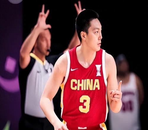 破案了！胡明轩为何缺席世预赛两场比赛贺希宁在社媒曝光原因