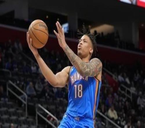 记者：山东队与新外援谈判近两周，最后一天还在修改合同