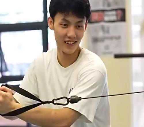 男篮后卫线大换血！胡明轩因伤被迫退出，徐杰国家队生涯结束了