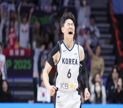 10093！9967！世预赛疯狂一夜：2惨案+2逆转，男篮晋级形势出炉