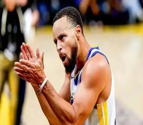 考虑赛季报销！库里将专注招募詹姆斯！