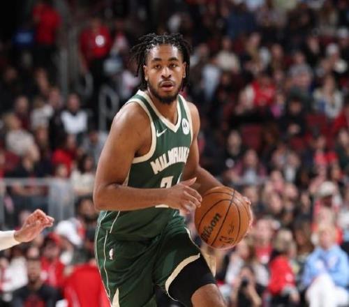 把雄鹿坑了！卡梅伦托马斯投篮命中率只有25.6%，难怪篮网不要他