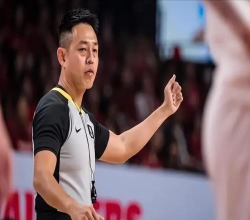 中日大战裁判风波后，篮协向中国篮球界道歉，3位执法者下场如何