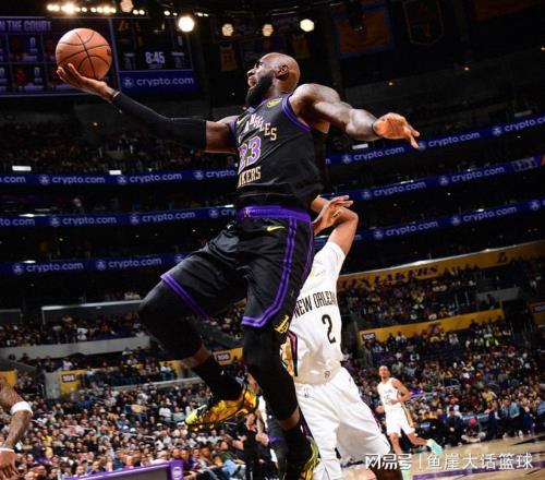 NBA最新排名出炉！西部第二狂胜40分，湖人能争第5，一队稳压骑士