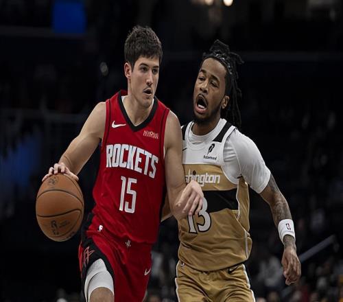 传球能力竟然相当不错，他才是最适合担任火箭先发控卫的球员