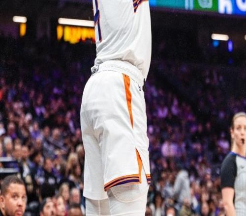 31分钟7失误太阳新高！格林第三场20+仍遭喷他怎与杜兰特争辉