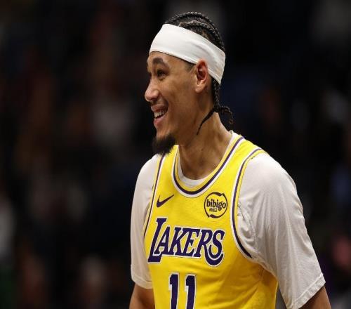 湖人胜鹈鹕迎2喜2忧！斯玛特海斯太好用，里弗斯八村垒急需调整！