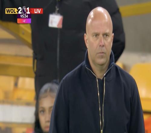 47岁利物浦主帅呆立赛季5次遭补时绝杀12仍嘴硬：没给对手机会