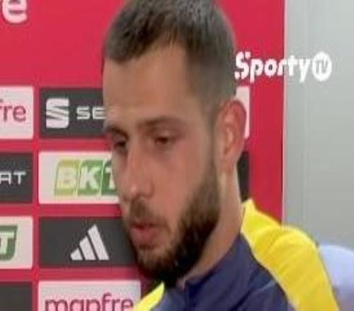 汉茨科：巴萨给了我们很大压力，我们过于担心犯错不太敢冒险