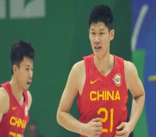 男篮世预赛后他拒绝休息！胡金秋让主教练急了：强行勒令他休息
