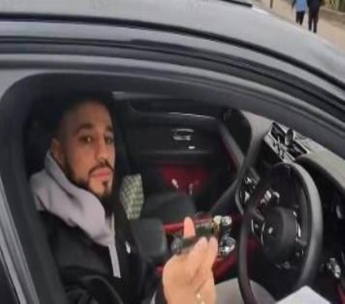 邮报：曼联球员对每天受到签名贩子骚扰越来越感到不满