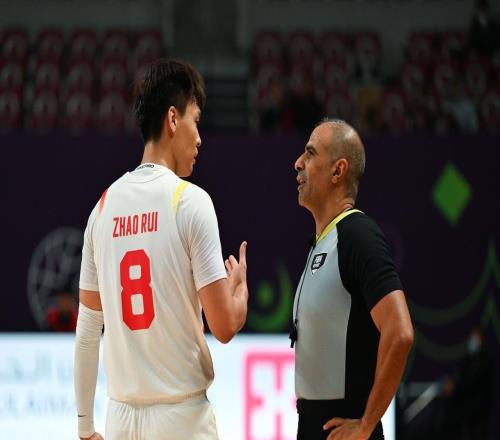 4连胜晋级难了中国男篮传1个好消息2坏消息，下期12人名单浮现